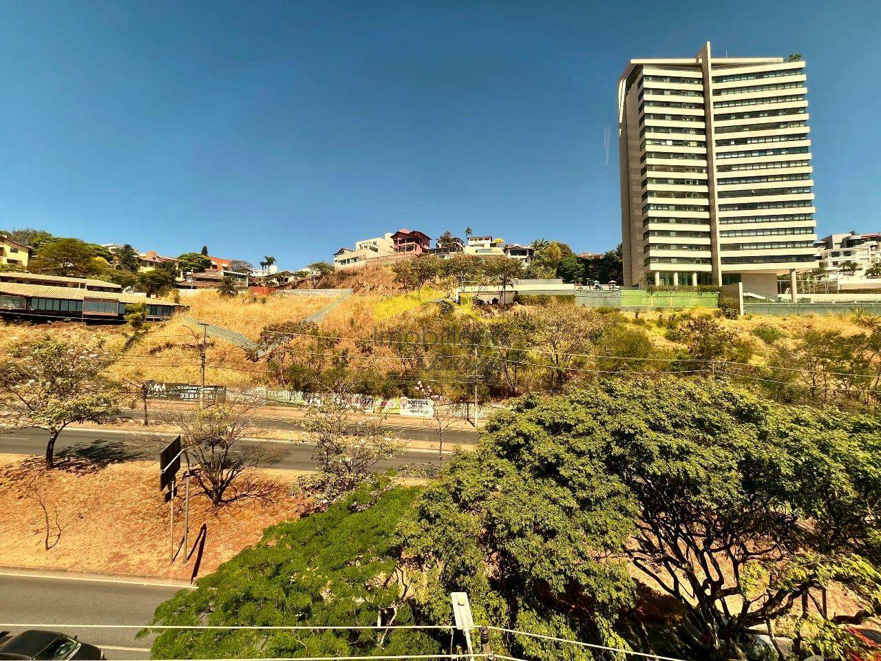 Sala à venda no Santa Lúcia: 