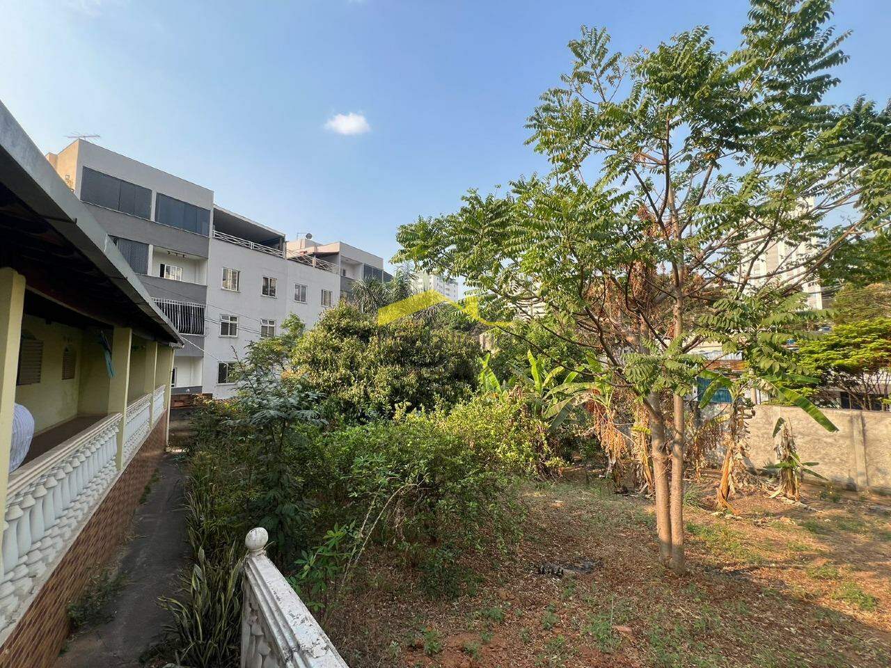 Lote à venda no Cinqüentenário: 