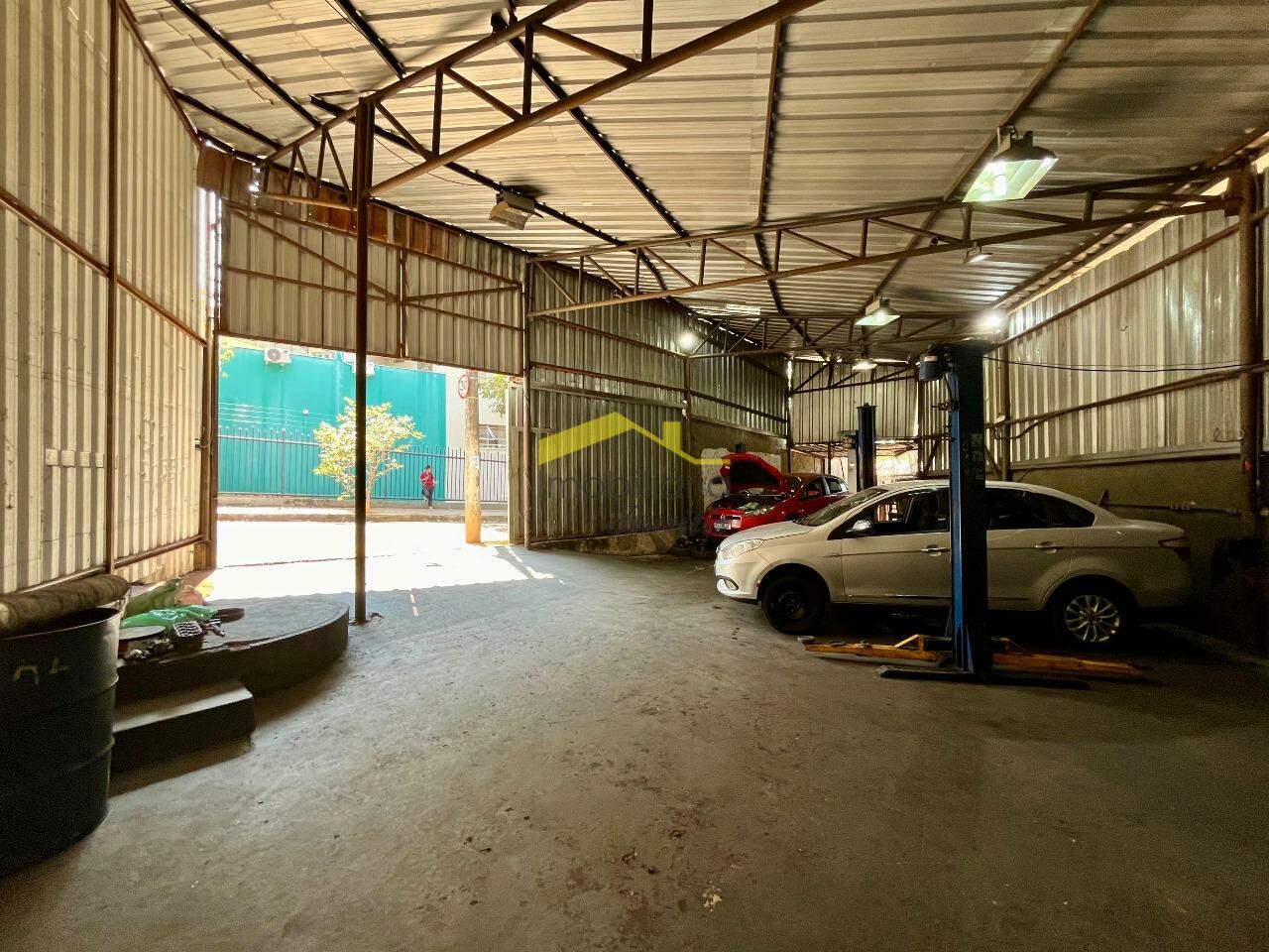 Galpão à venda no Santa Mônica: 