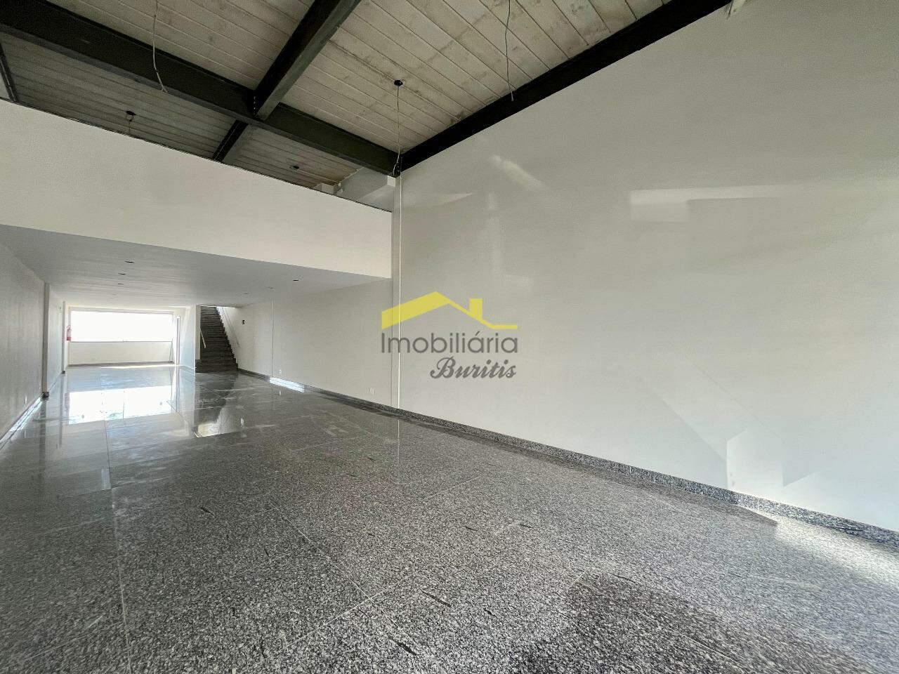 Loja à venda no Estoril: 