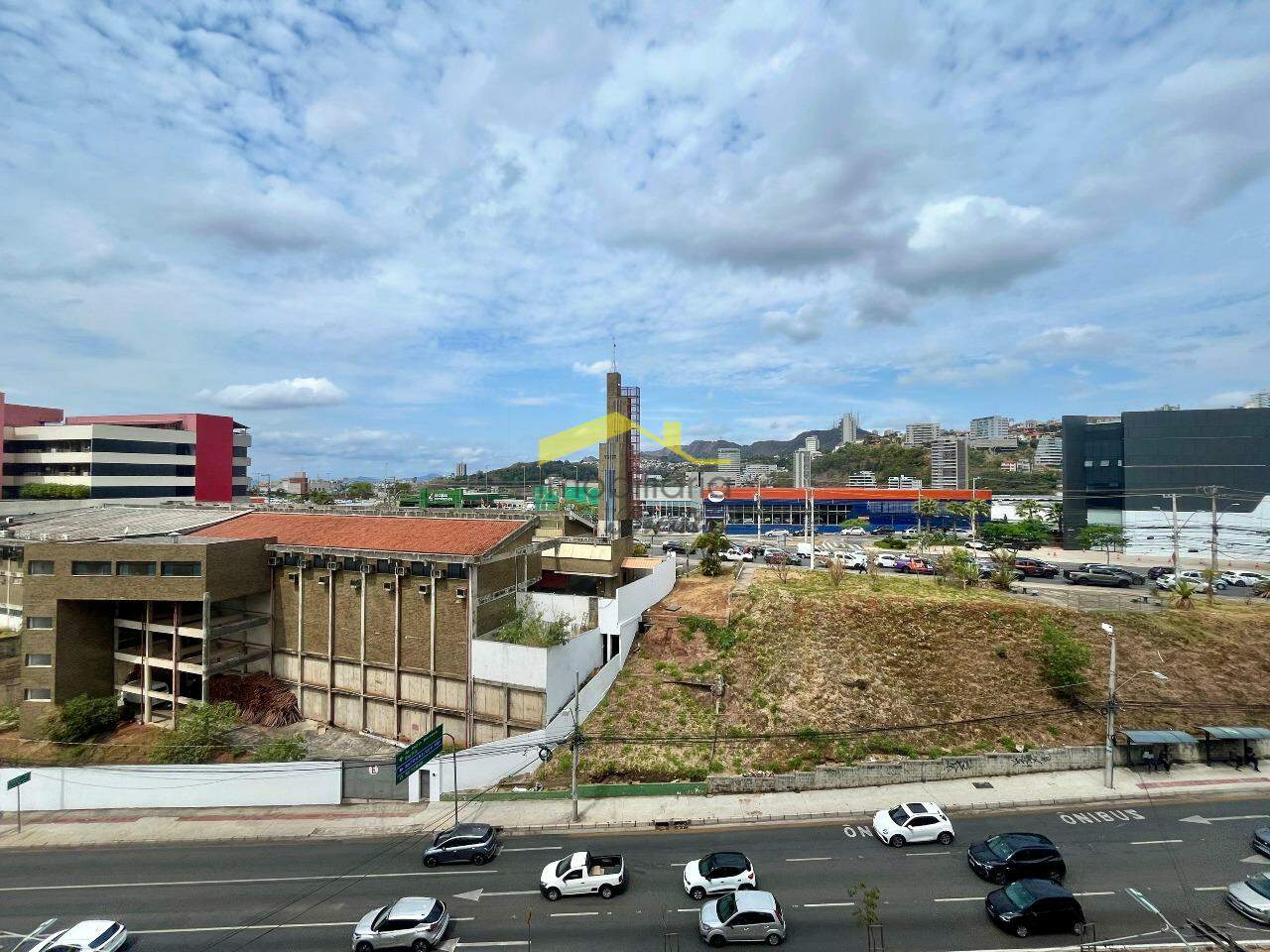 Sala para aluguel no Estoril: 