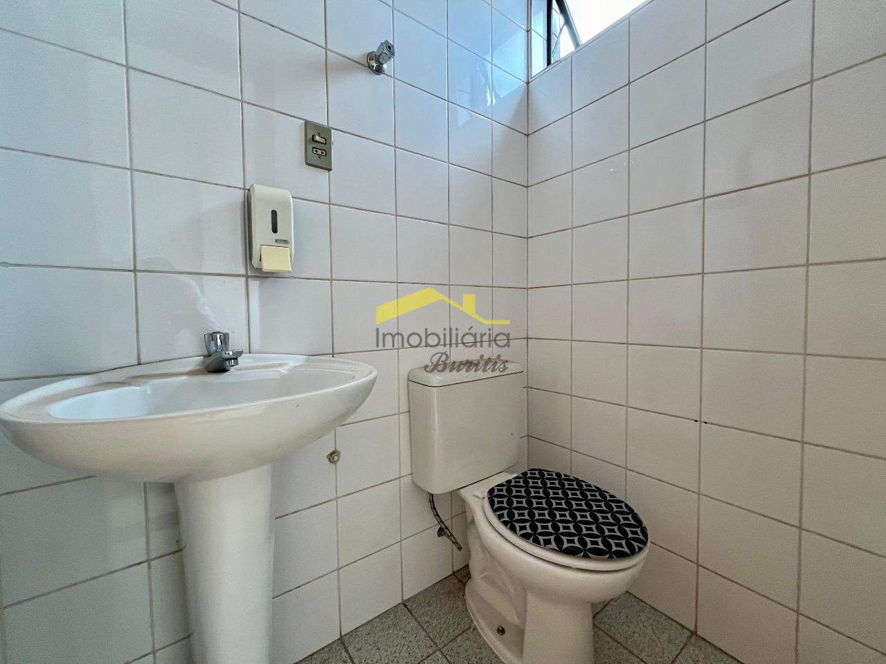 Sala para aluguel no Estoril: 