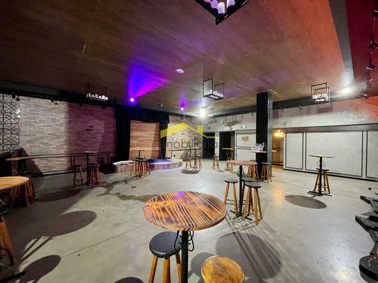 Loja para aluguel no Estoril: 