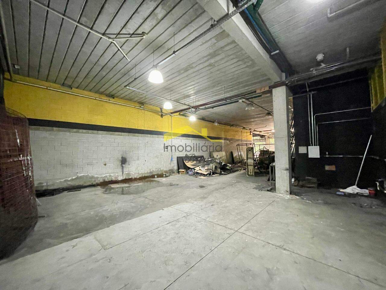 Loja para aluguel no Estoril: 