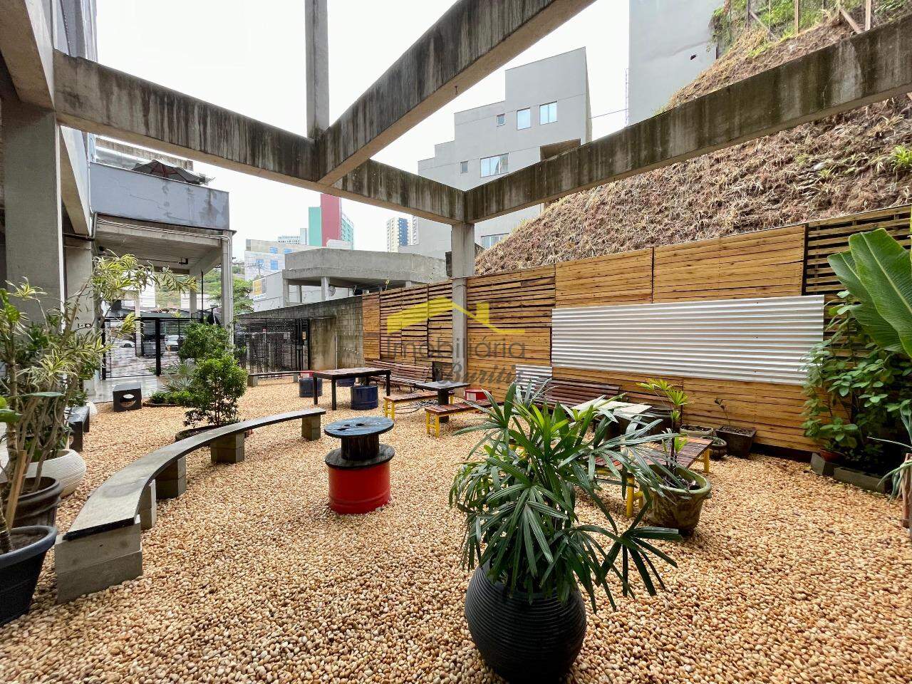 Loja para aluguel no Estoril: 