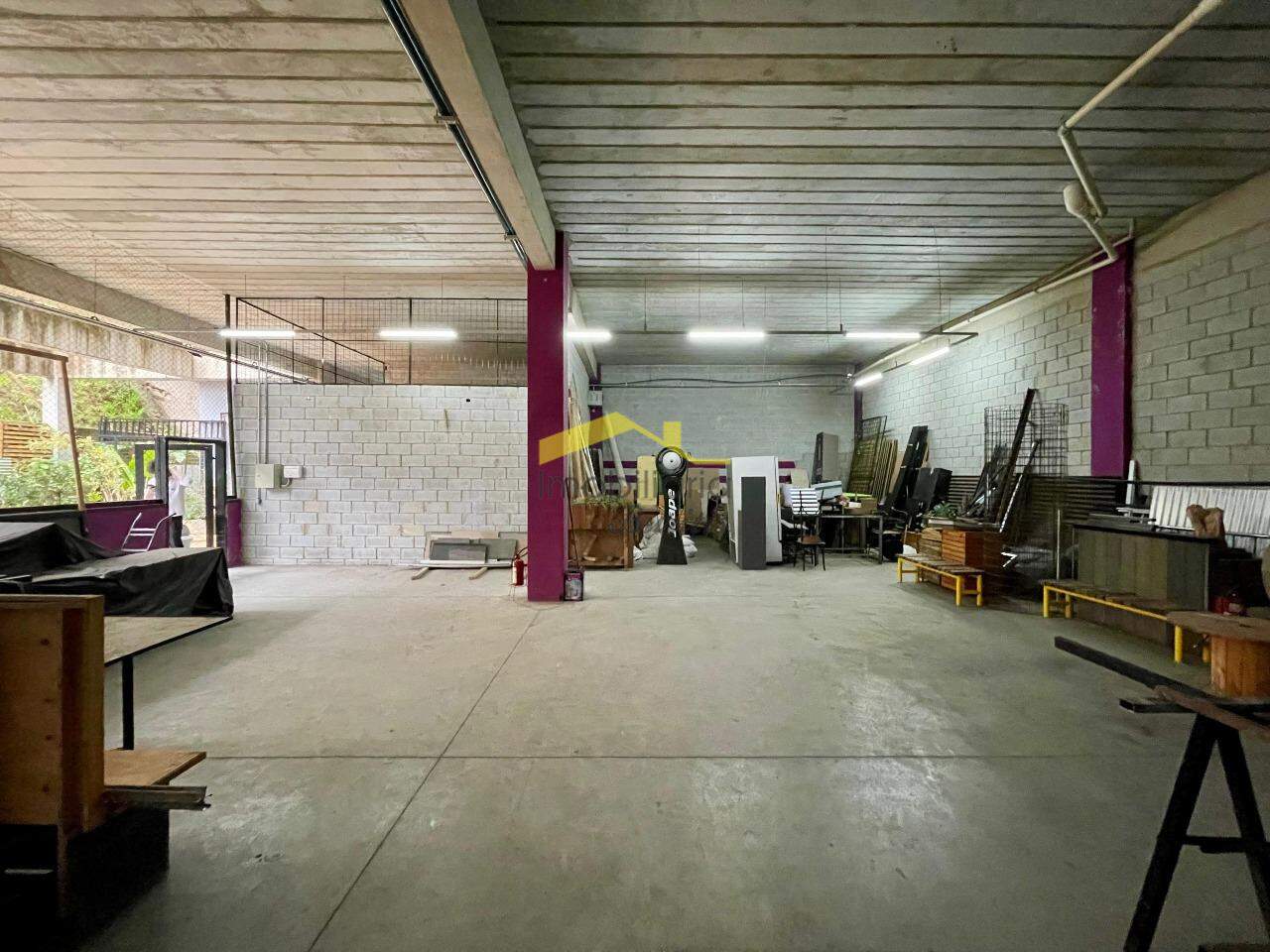 Loja para aluguel no Estoril: 