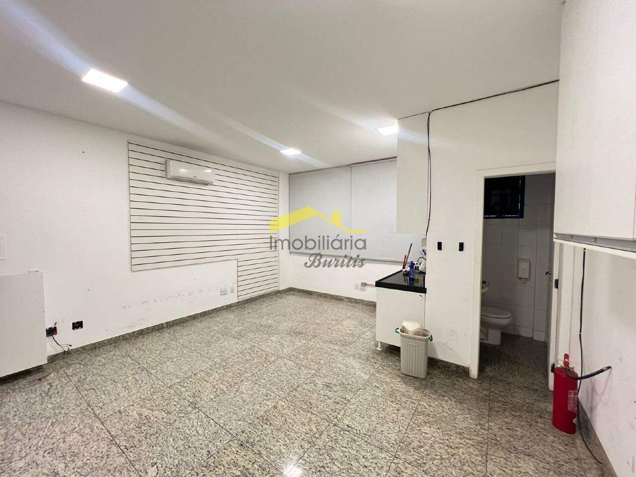 Sala para aluguel no Estoril: 