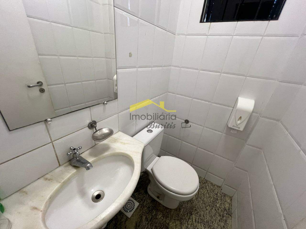 Sala para aluguel no Estoril: 