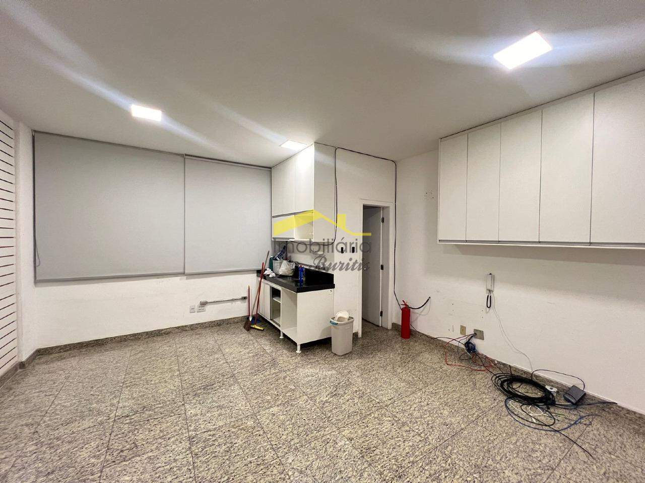 Sala para aluguel no Estoril: 