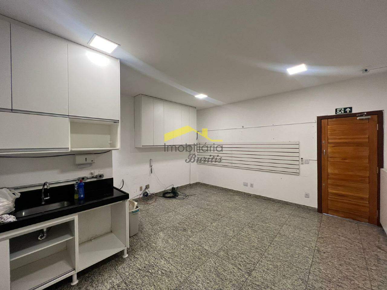 Sala para aluguel no Estoril: 