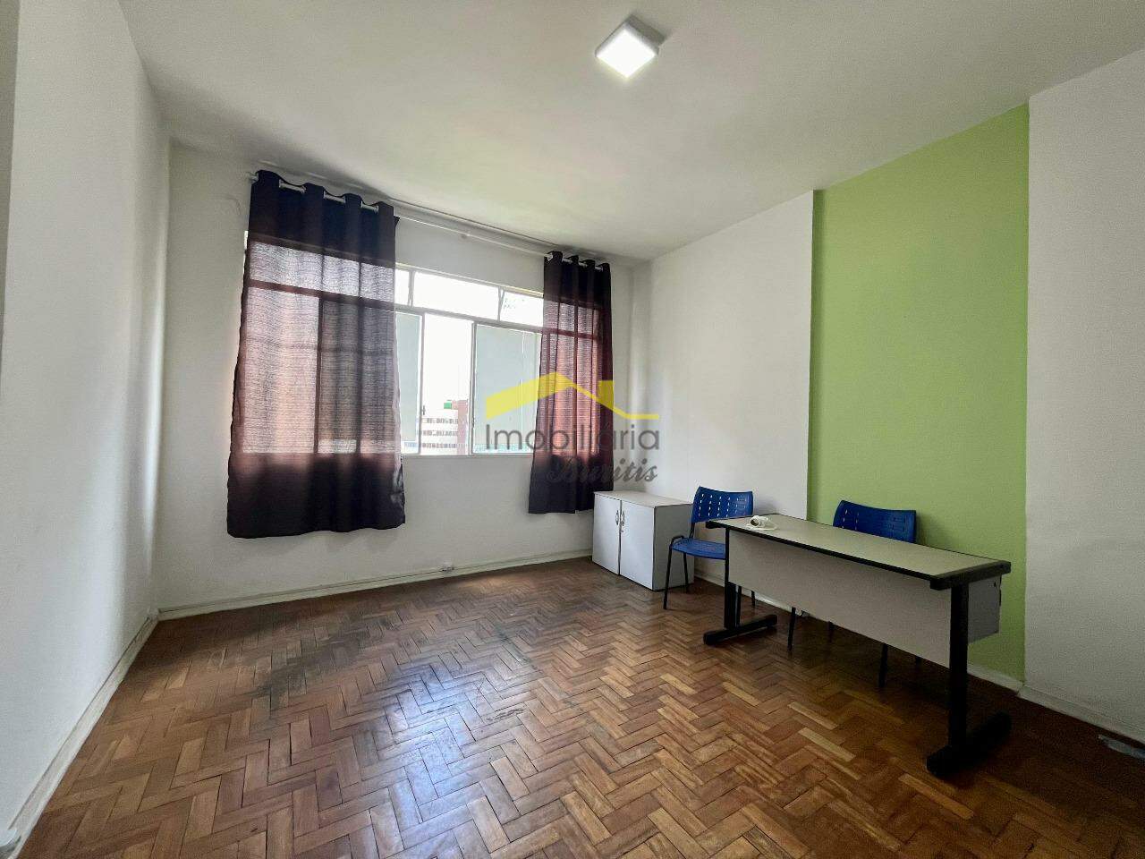 Sala para aluguel no Centro: 