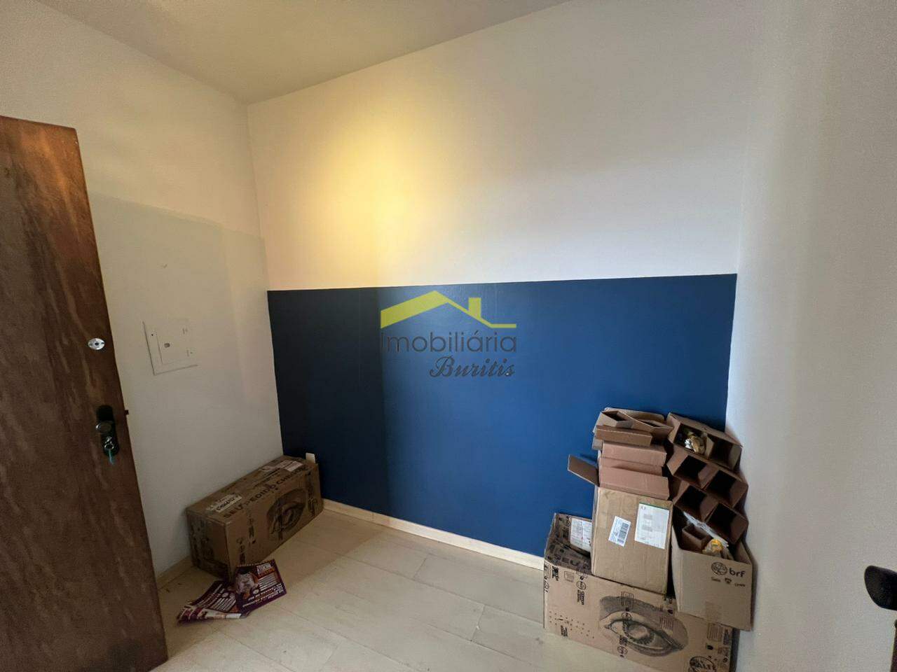 Sala à venda no Barro Preto: 