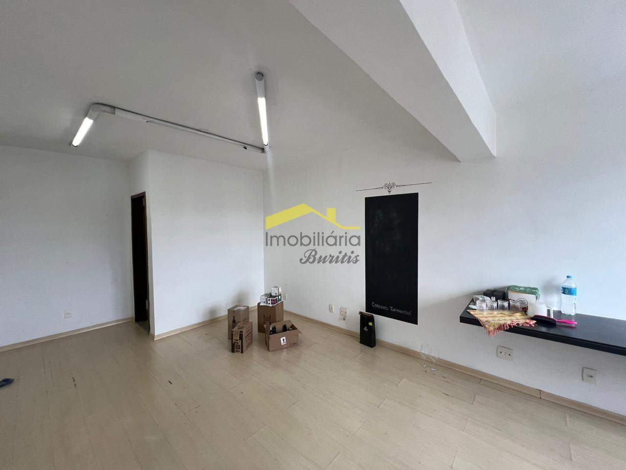 Sala à venda no Barro Preto: 