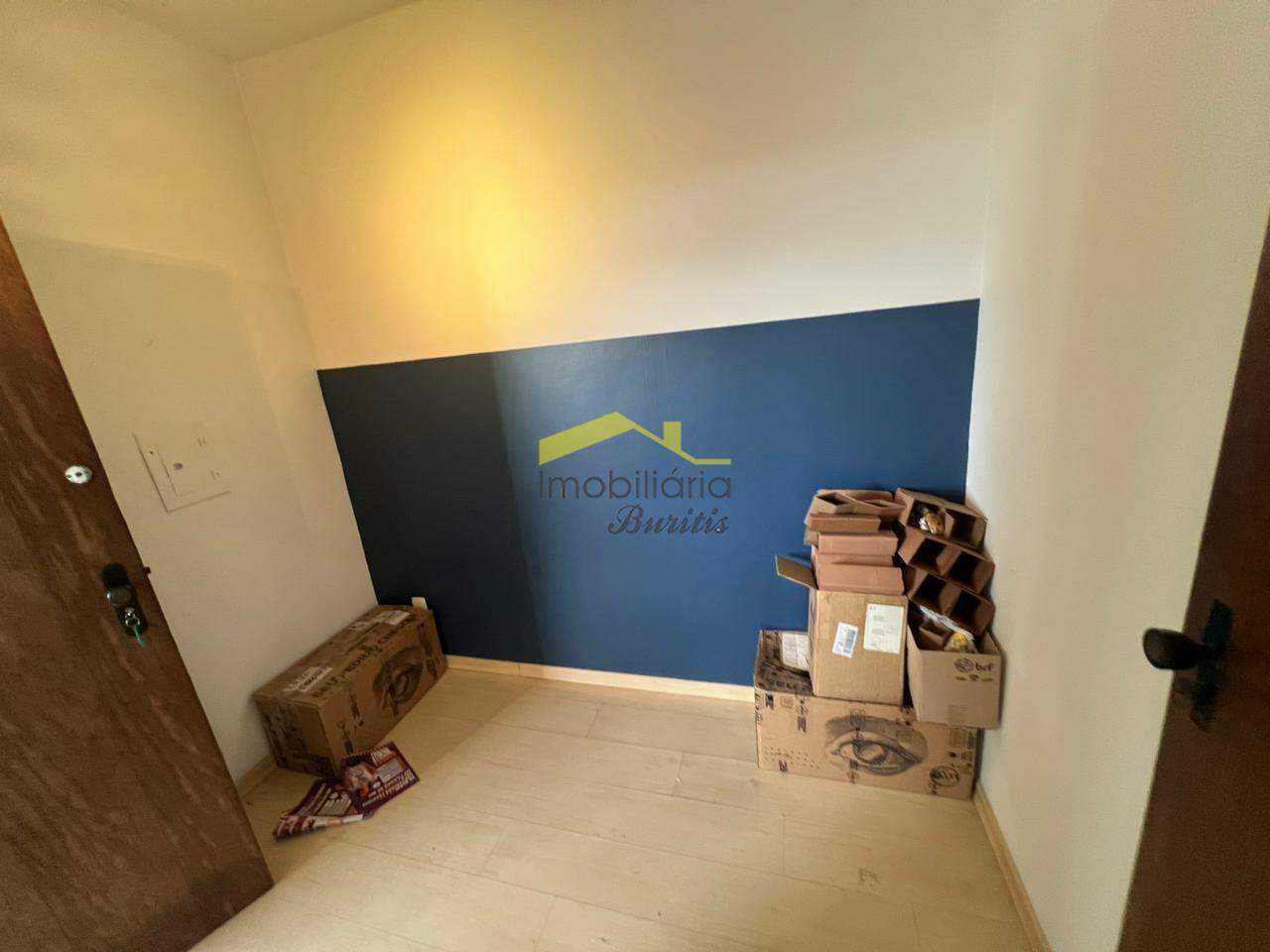 Sala à venda no Barro Preto: 