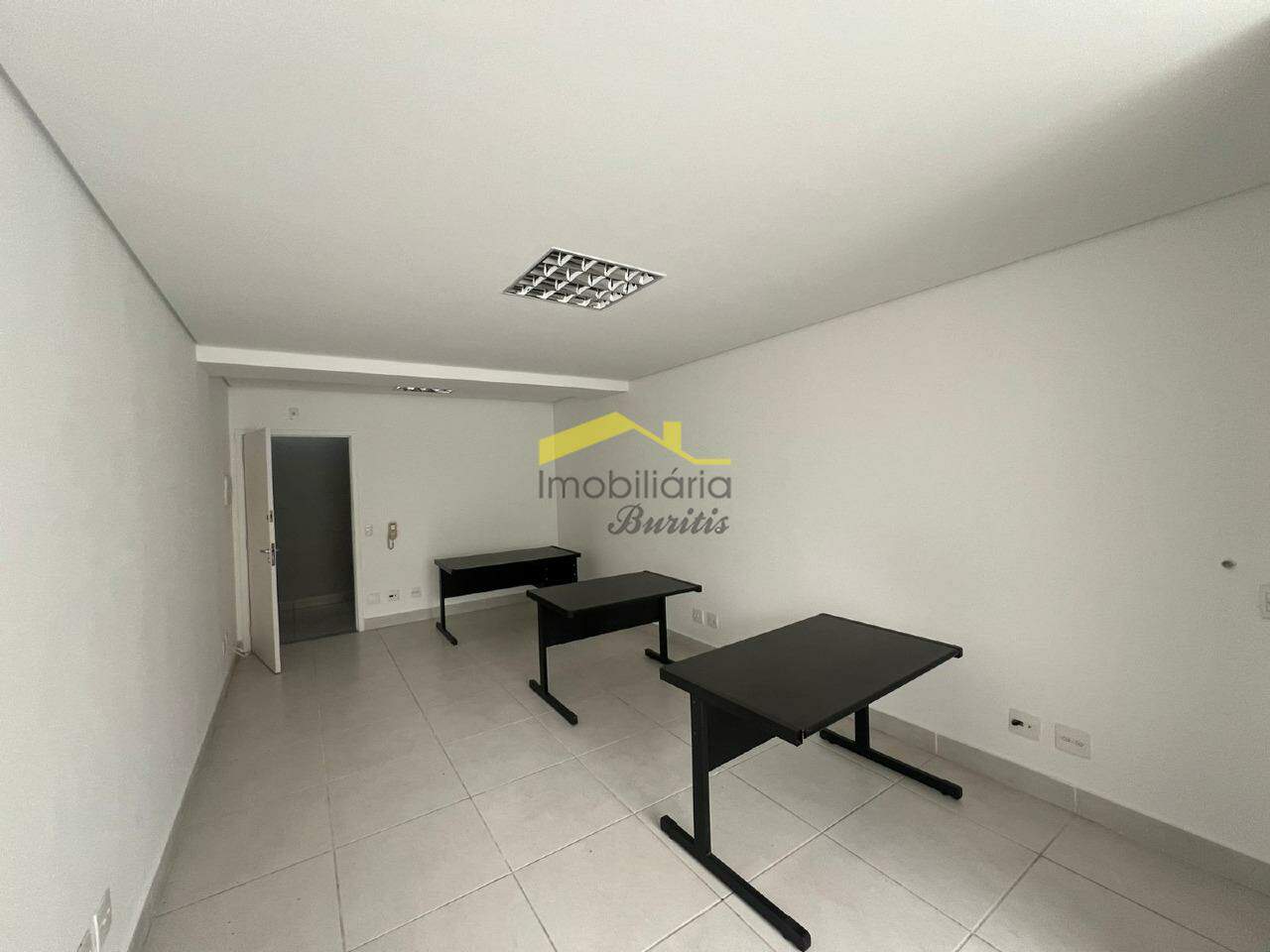 Sala para aluguel no Estoril: 