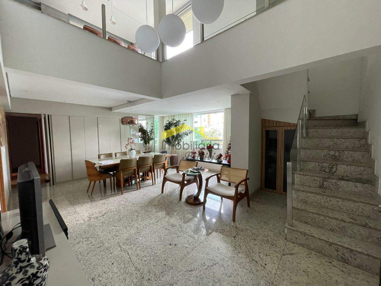 Cobertura à venda no Buritis: 