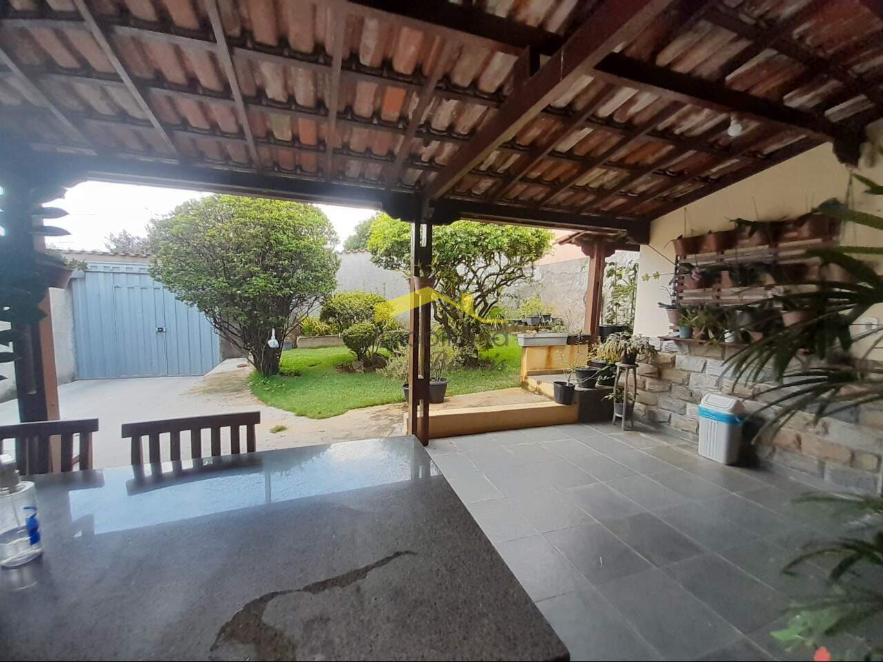 Casa à venda no Palmeiras: 