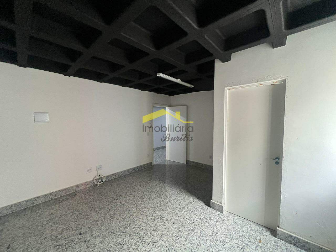 Sala para aluguel no Buritis: 