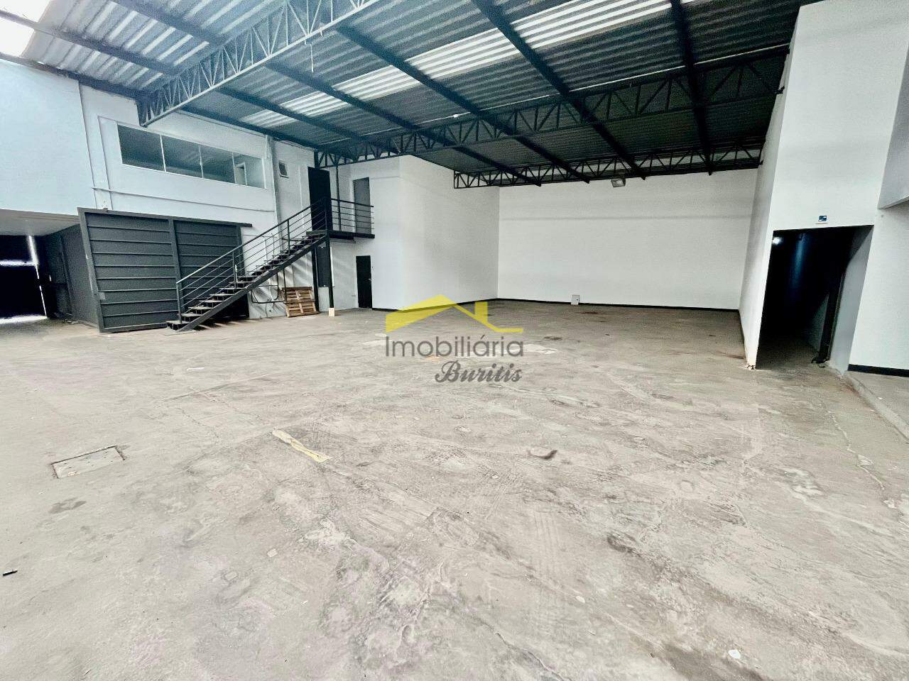 Loja para aluguel no Estoril: 