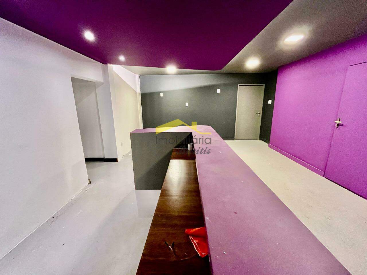 Loja para aluguel no Estoril: 