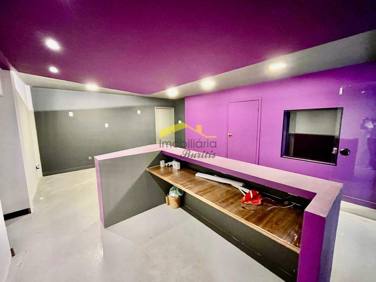 Loja para aluguel no Estoril: 