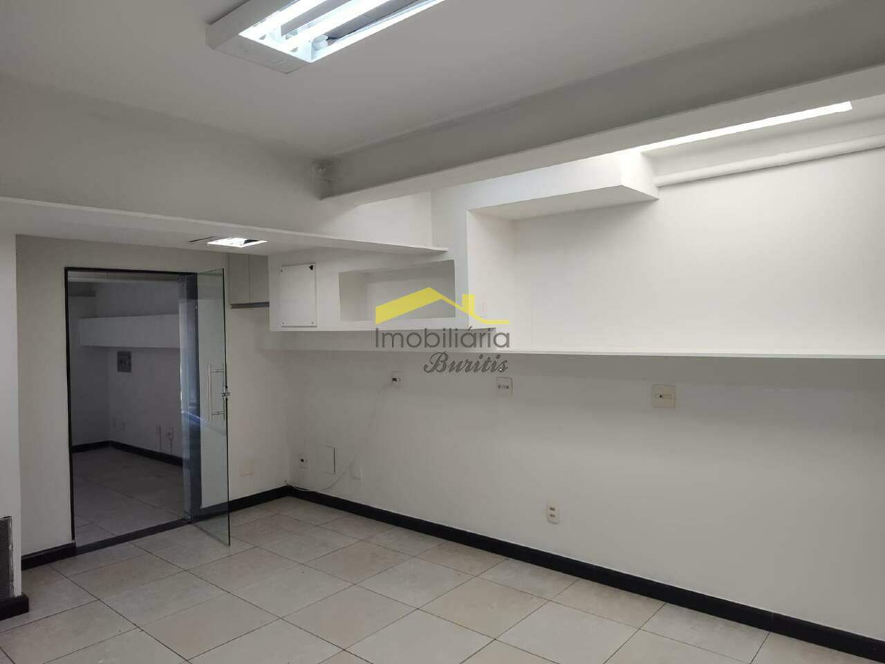 Andar à venda no Prado: 