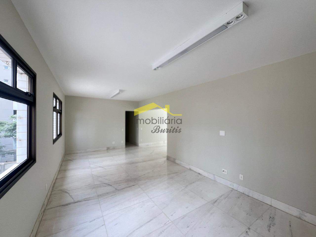 Apartamento à venda no Buritis: 