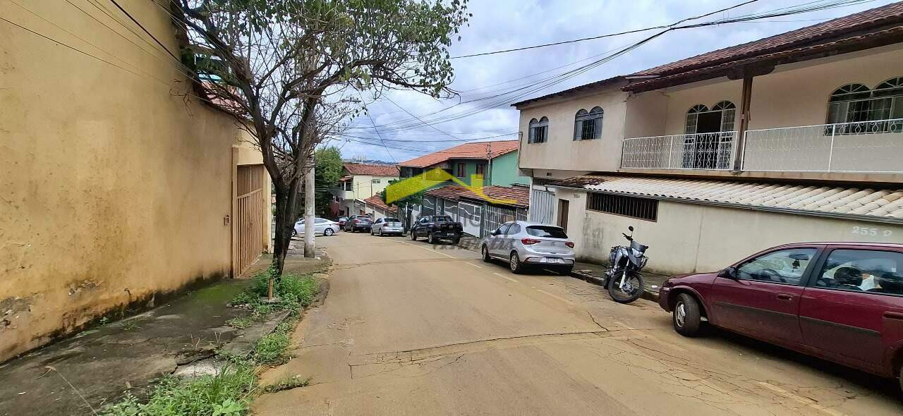 Casa à venda no Palmeiras: 