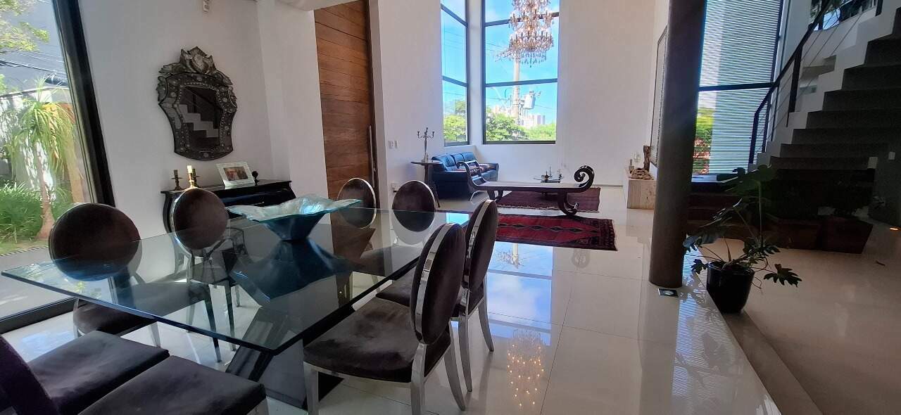 Casa à venda no Estoril: 