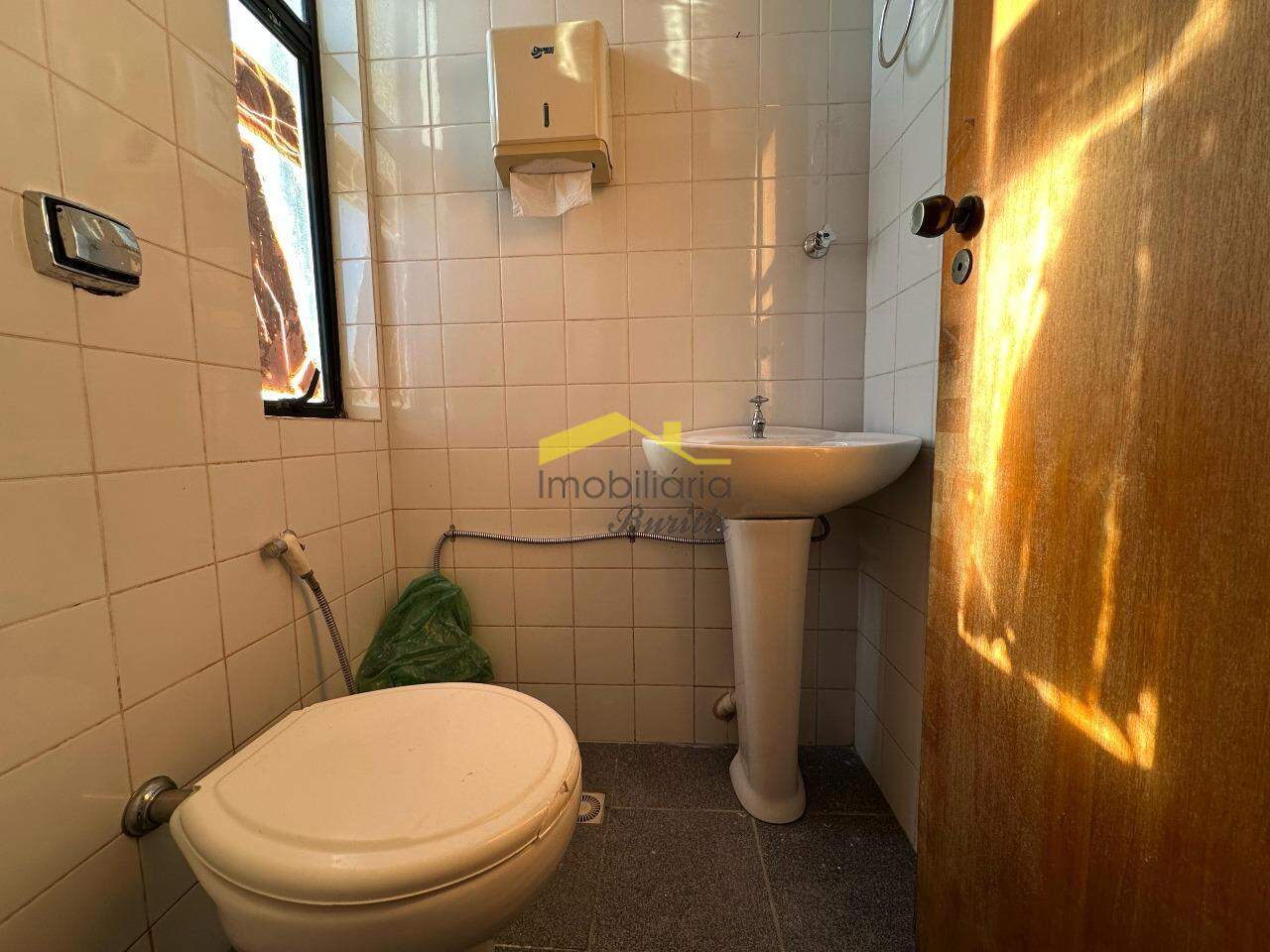 Sala para aluguel no Buritis: 