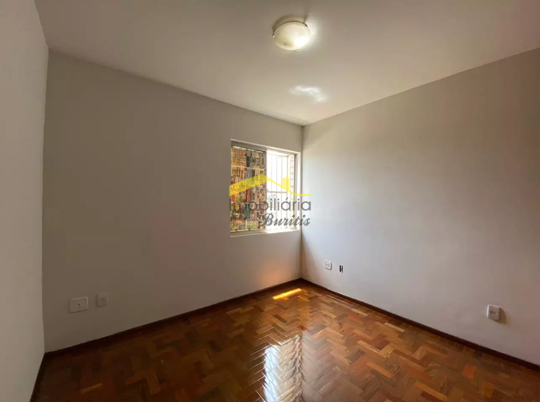 Apartamento à venda no Barreiro: 