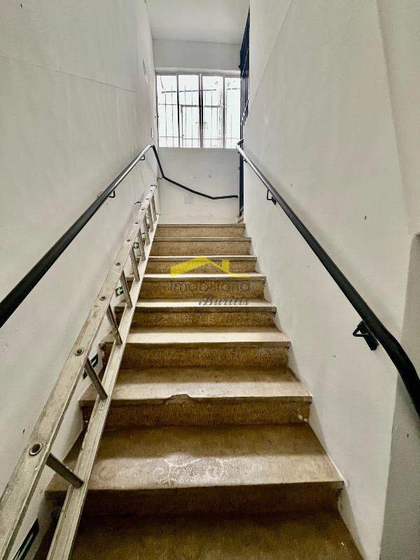 Andar à venda no Centro: 