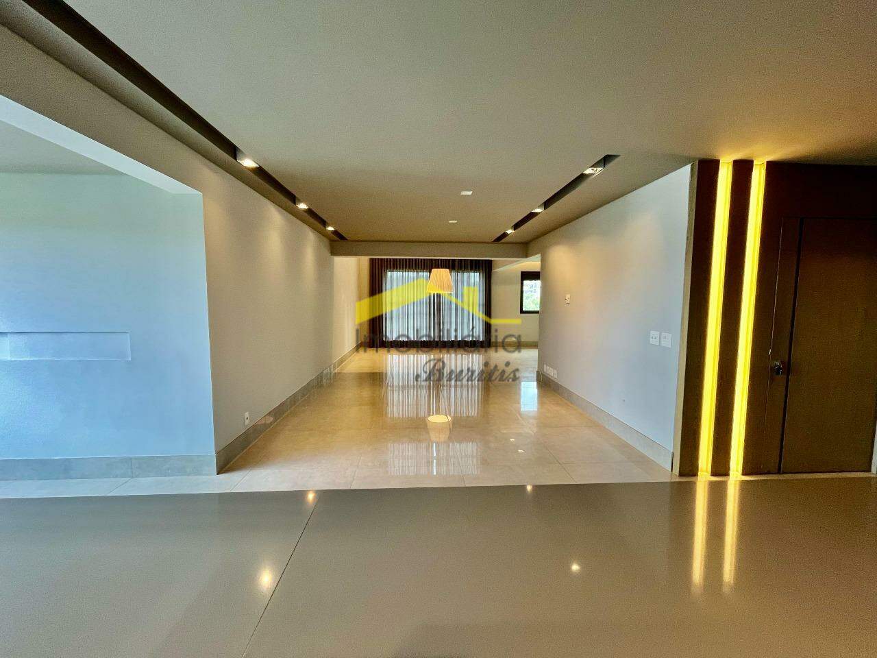 Apartamento à venda no VALE DO SERENO: 