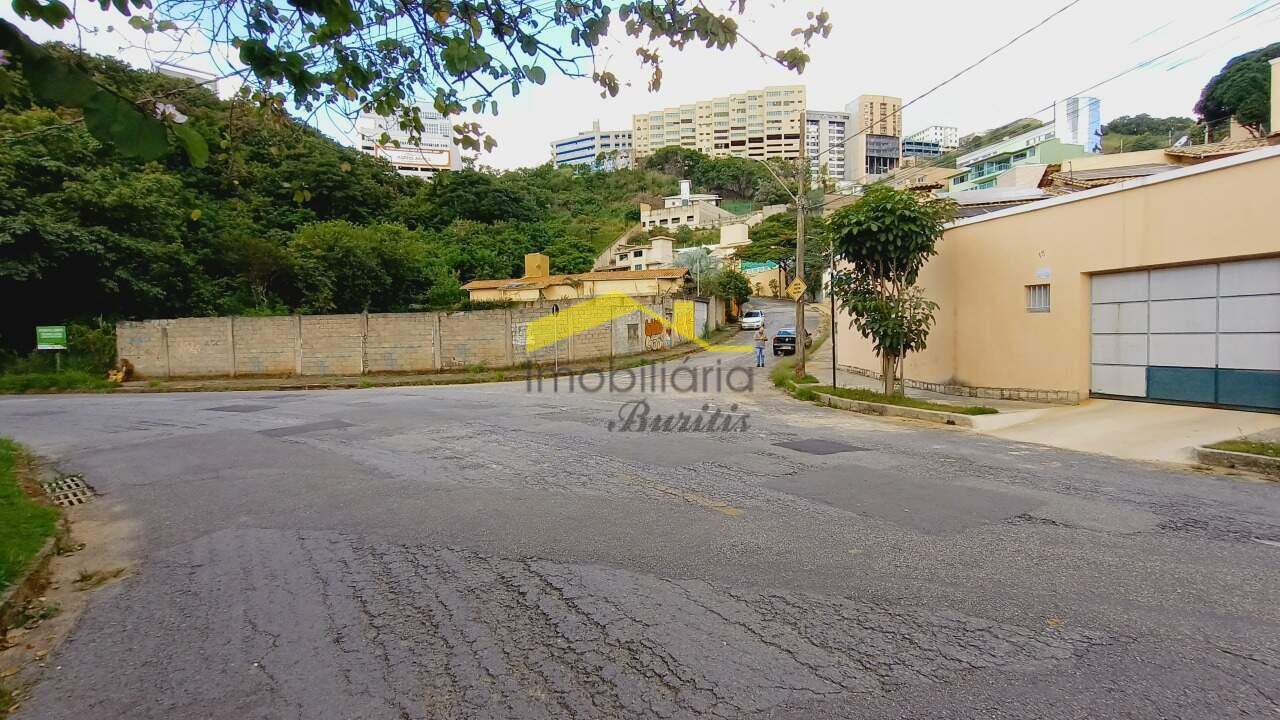 Lote à venda no Estoril: 