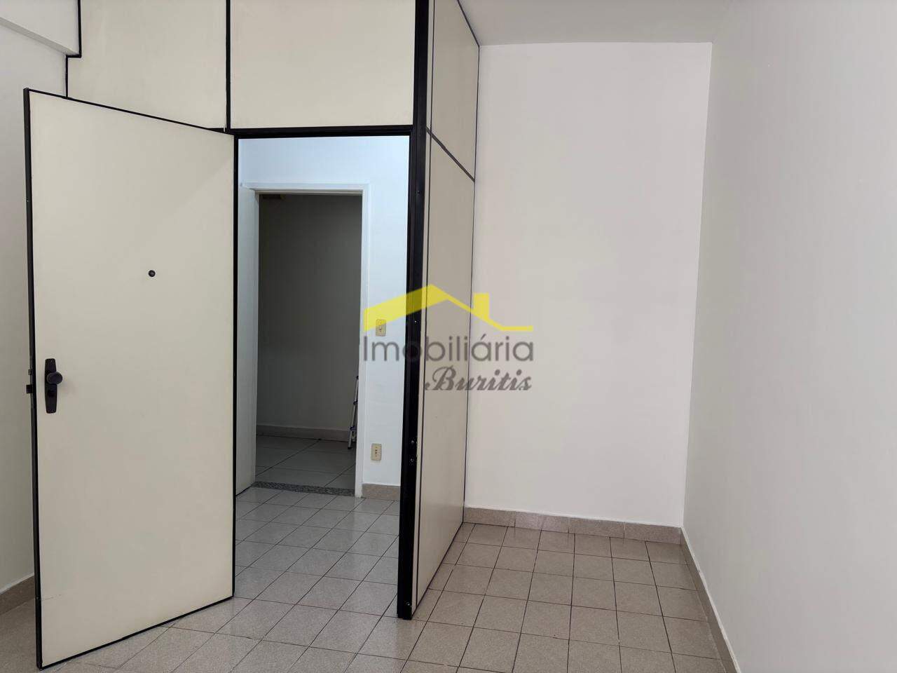 Sala à venda no Centro: 