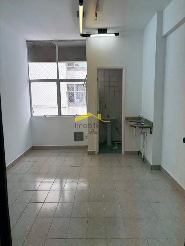 Sala à venda no Centro: 