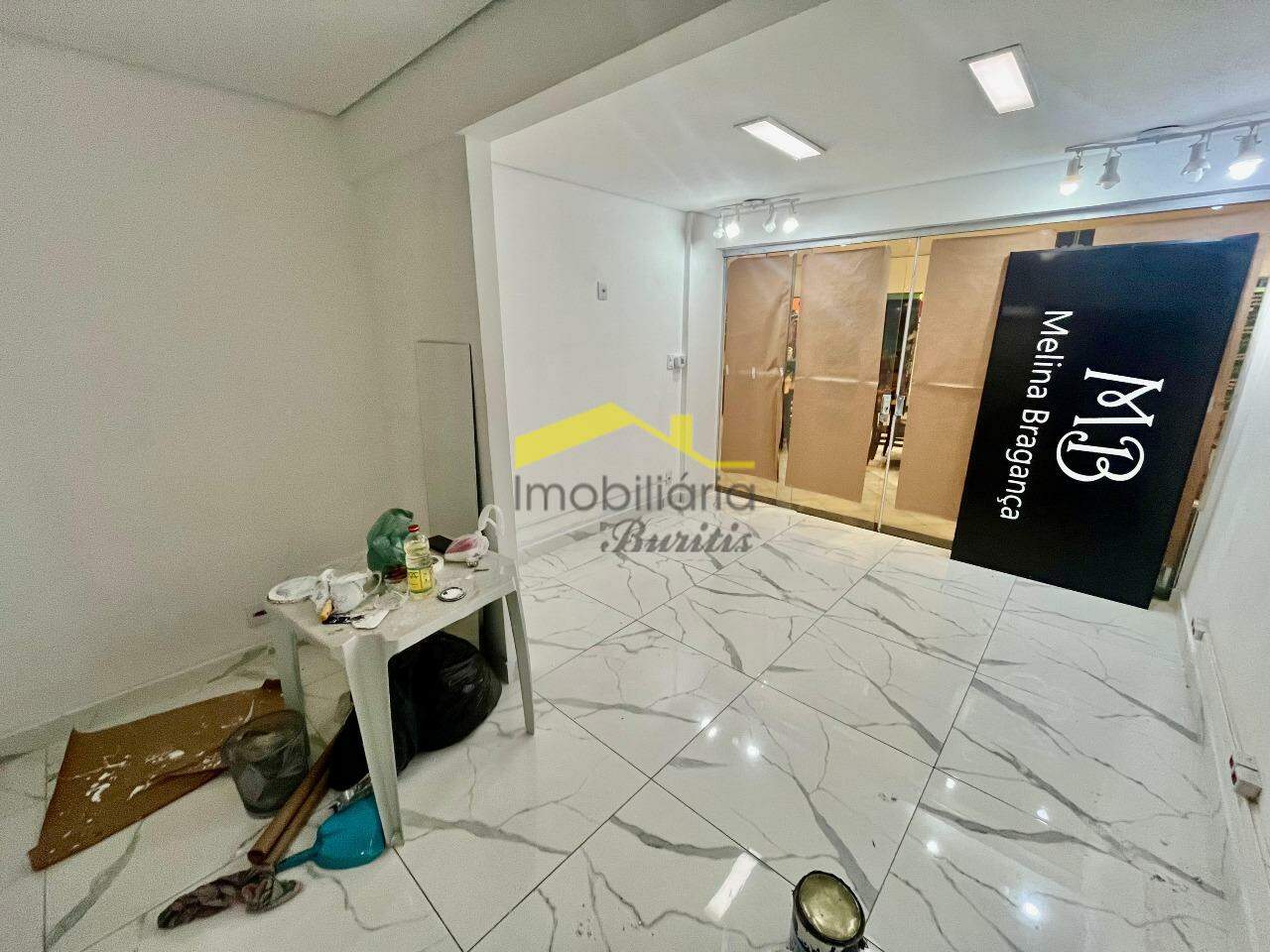 Loja para aluguel no Estoril: 