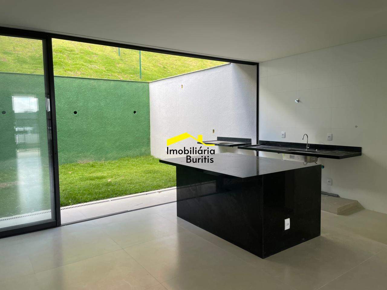 Casa à venda no Estoril: 