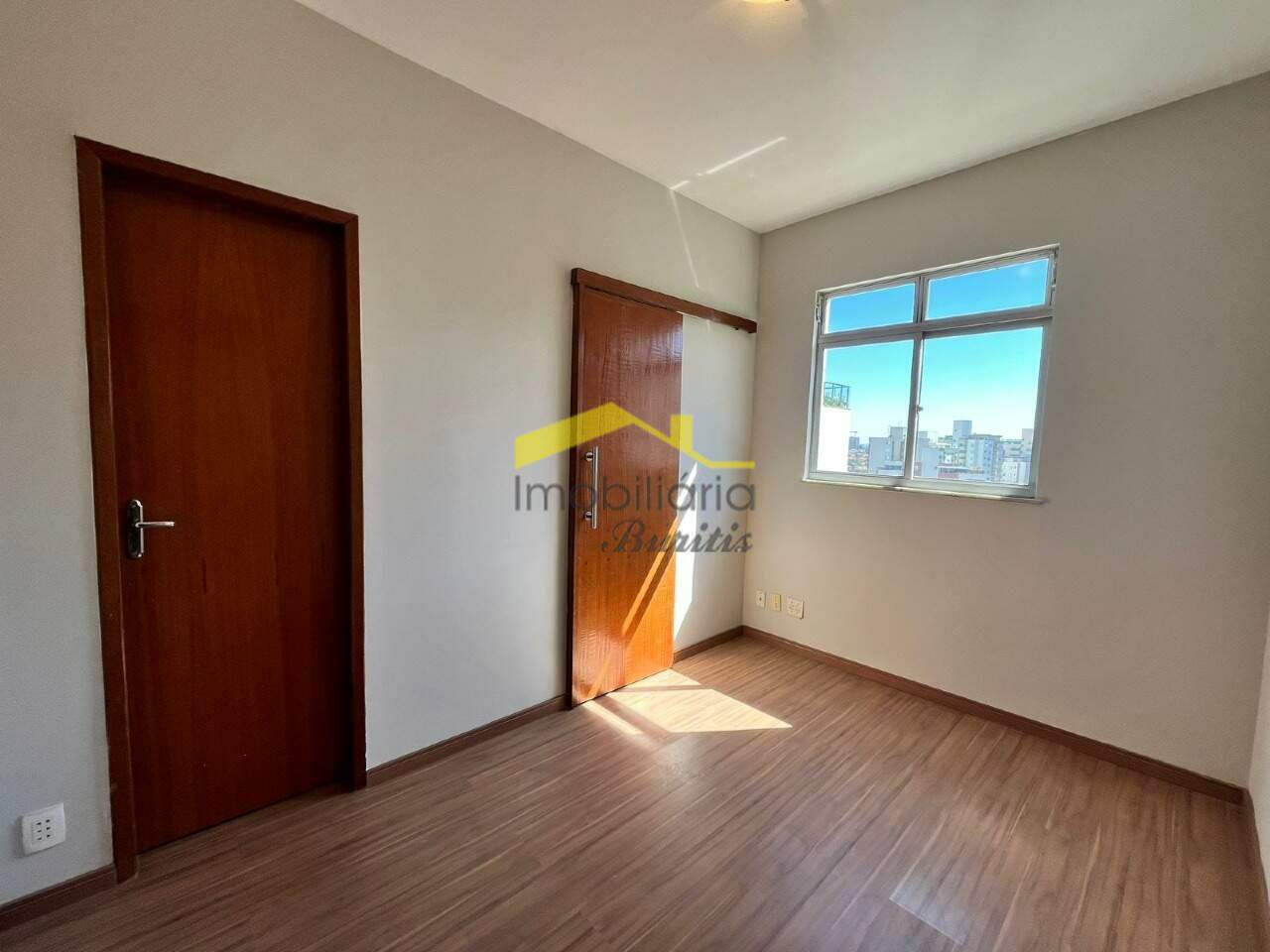 Apartamento à venda no Buritis: 