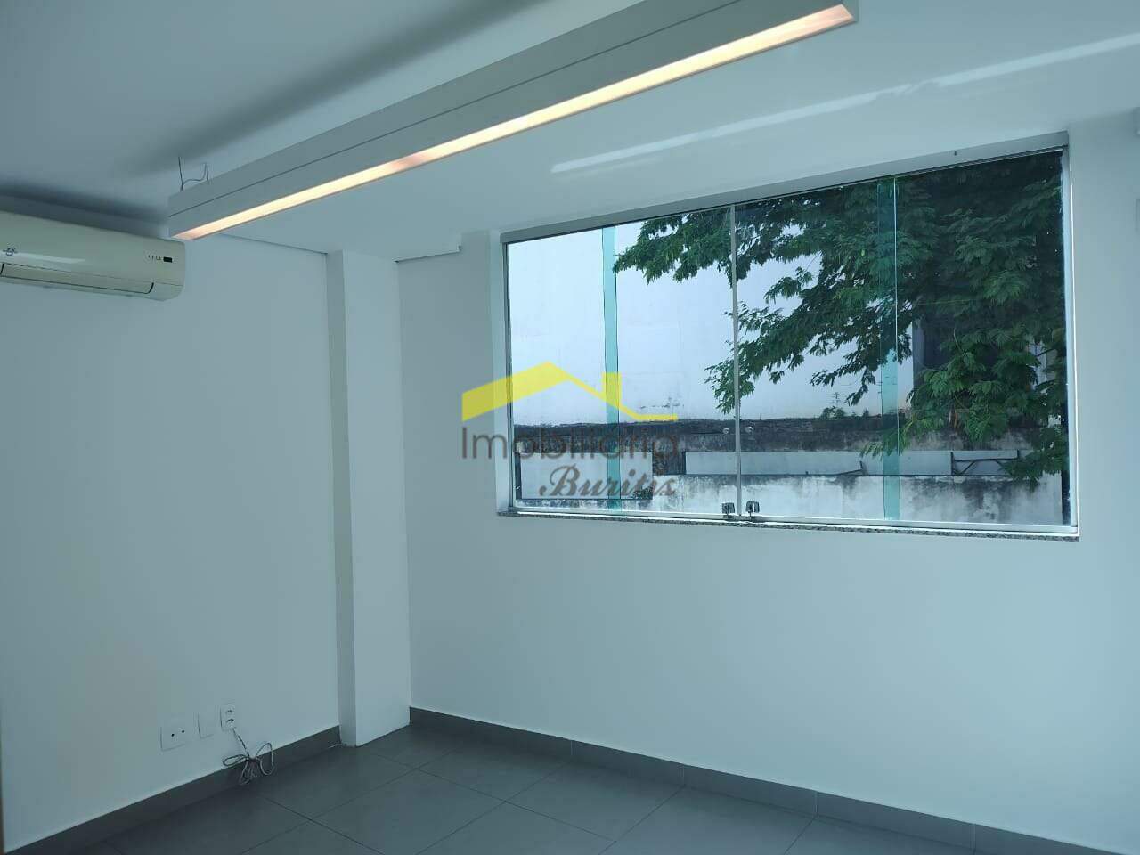 Sala à venda no Buritis: 