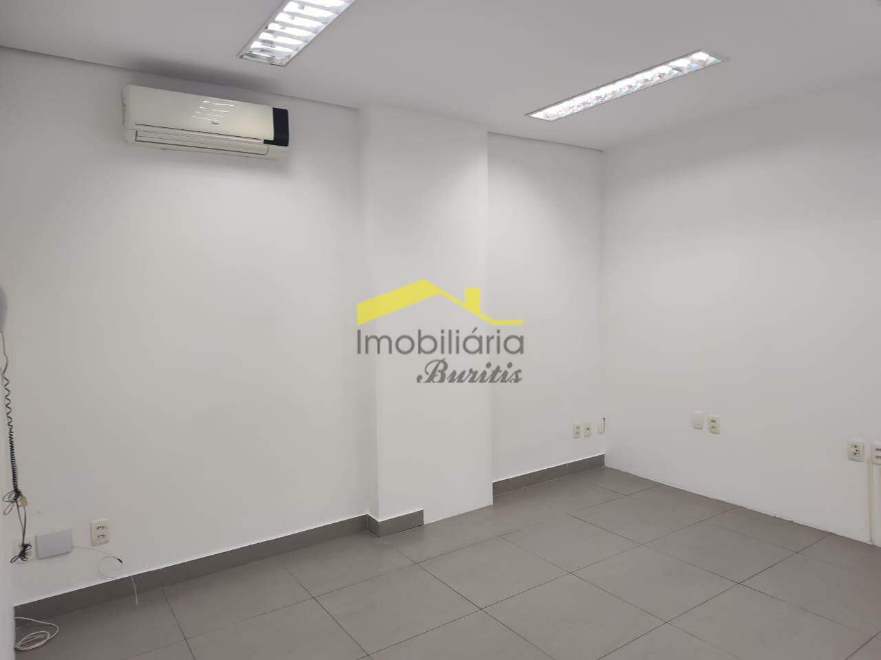 Sala à venda no Buritis: 