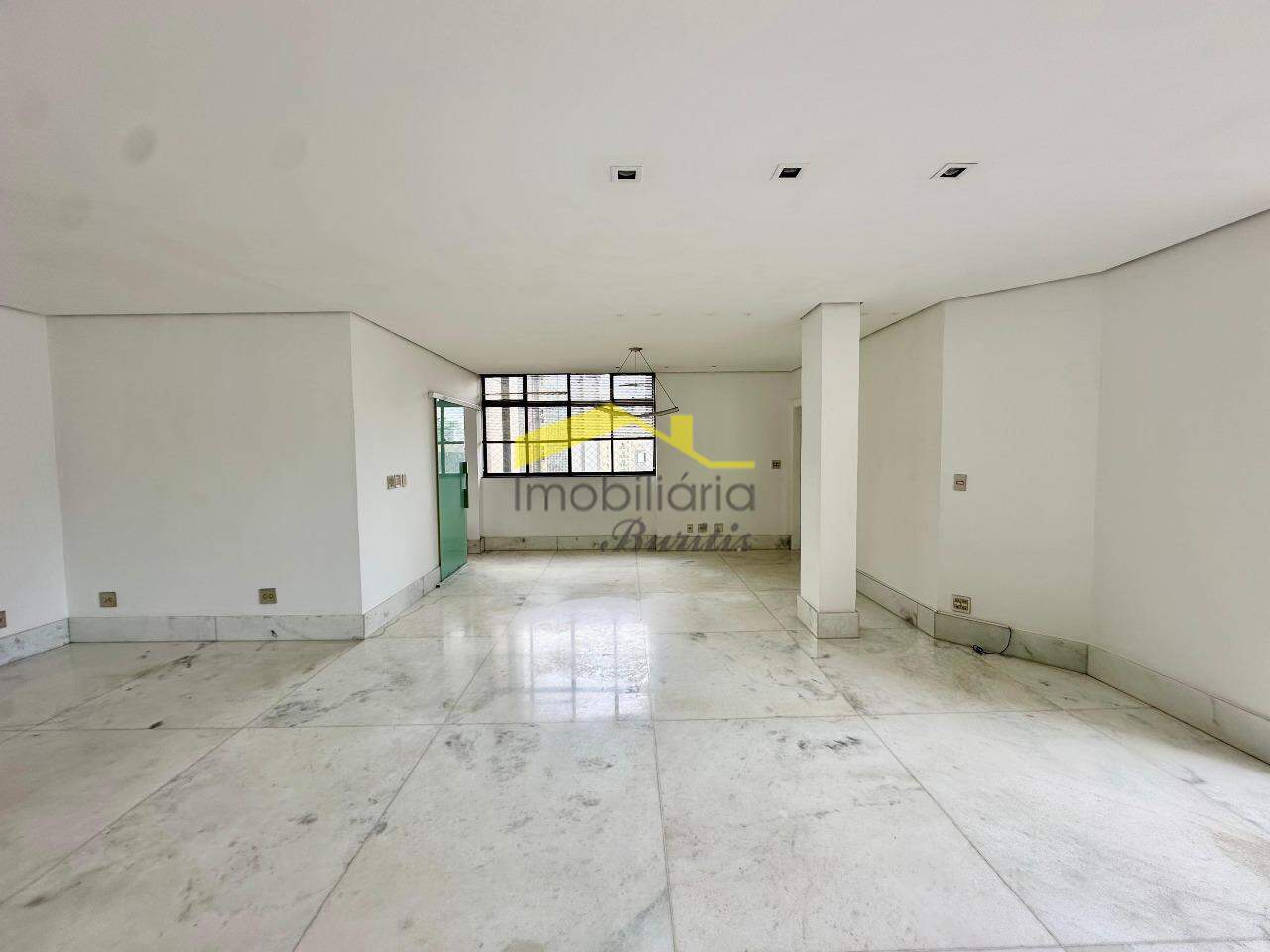 Apartamento à venda no Buritis: 