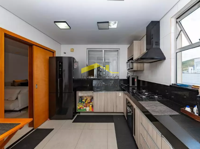 Cobertura à venda no Buritis: 