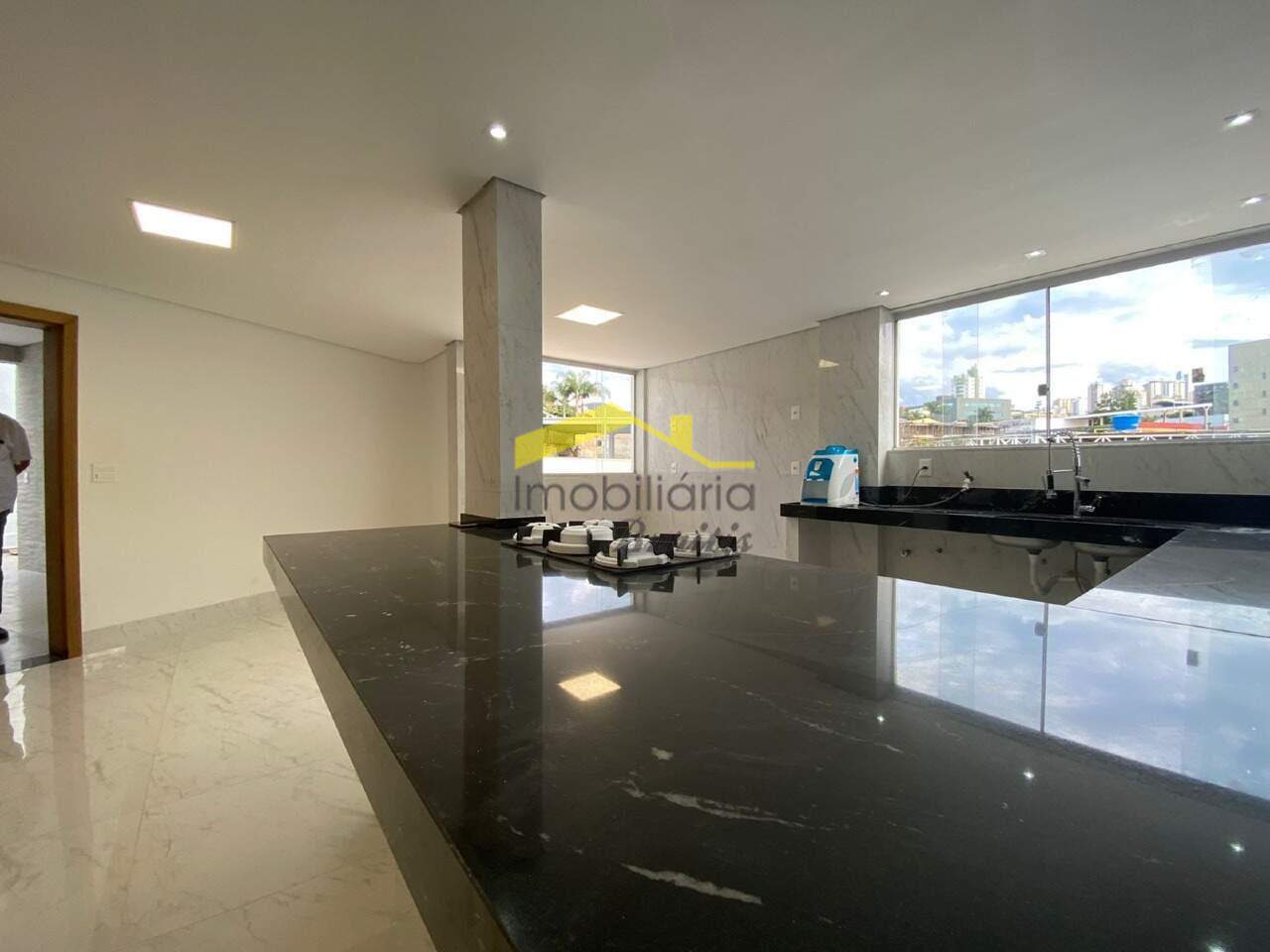 Casa à venda no Estoril: 