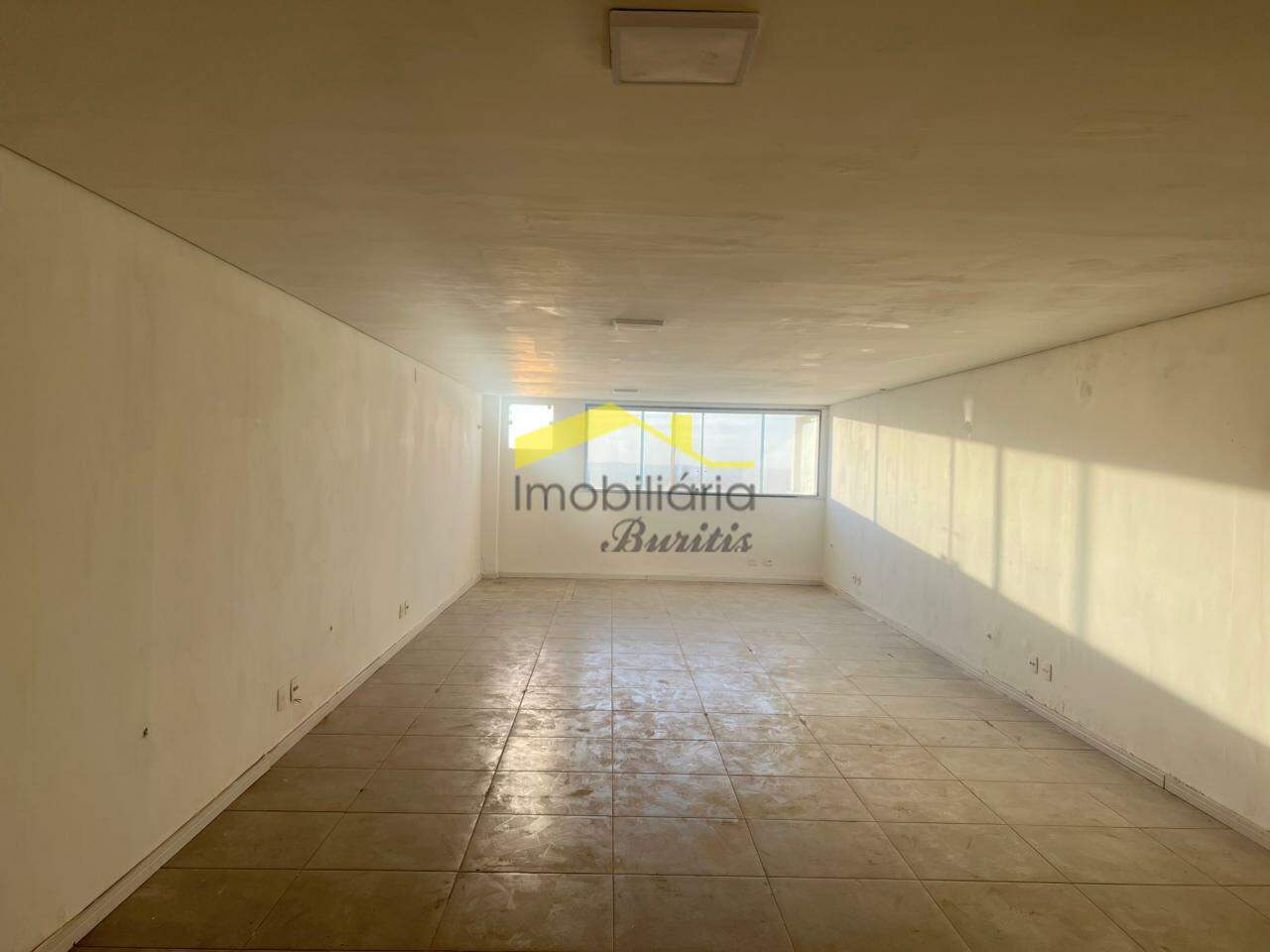 Sala para aluguel no Estoril: 