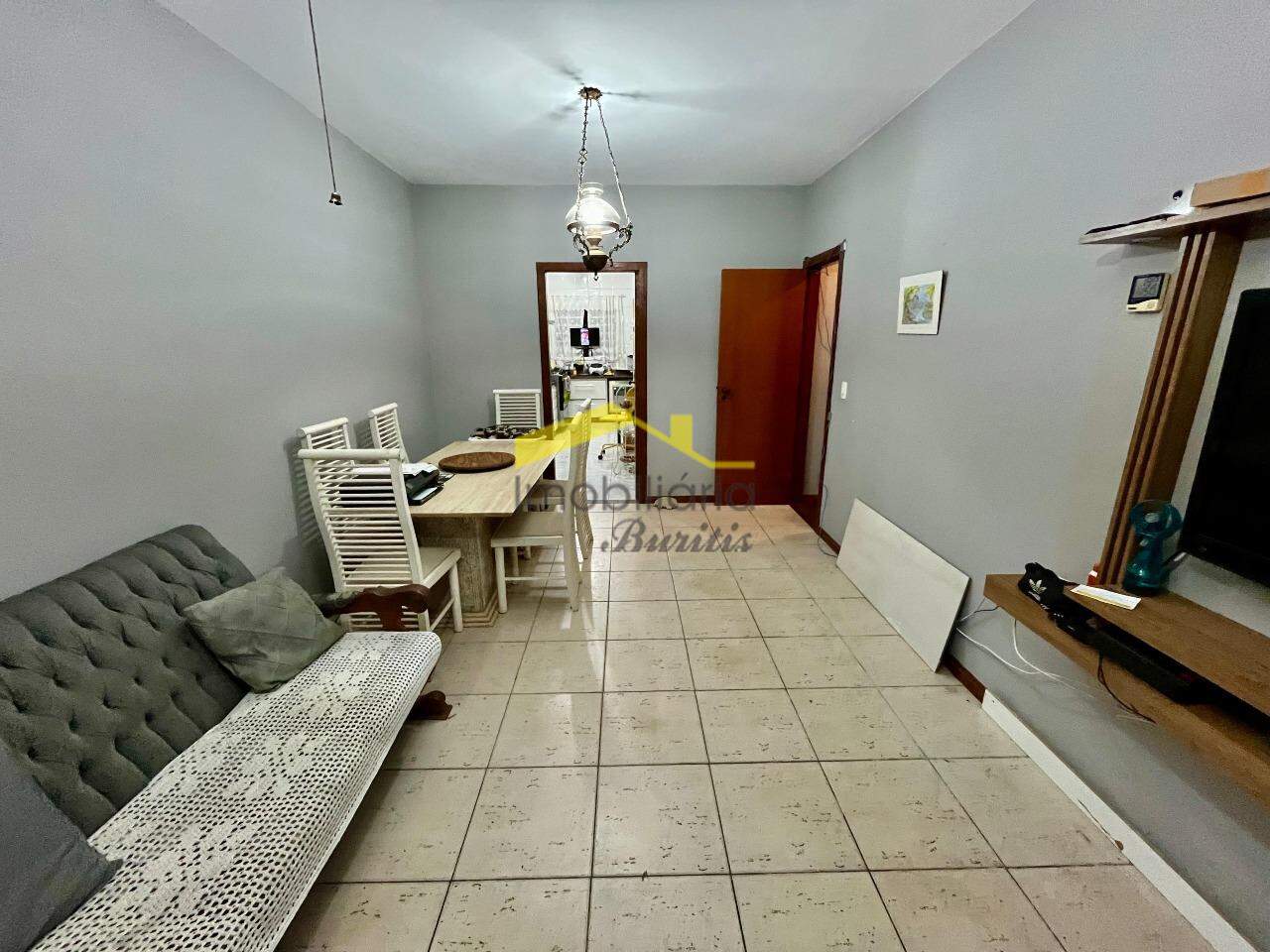 Casa à venda no Buritis: 