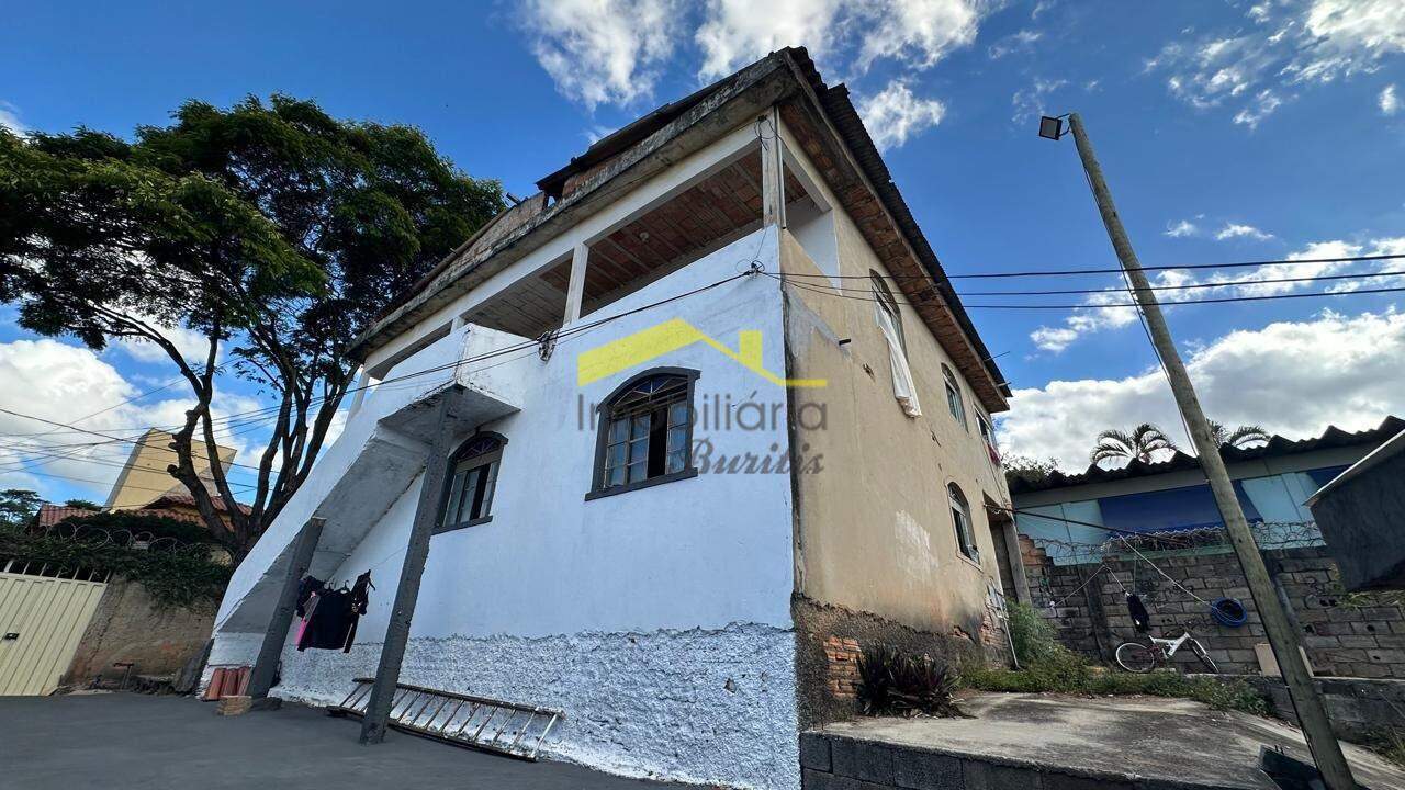 Casa à venda no Palmeiras: 