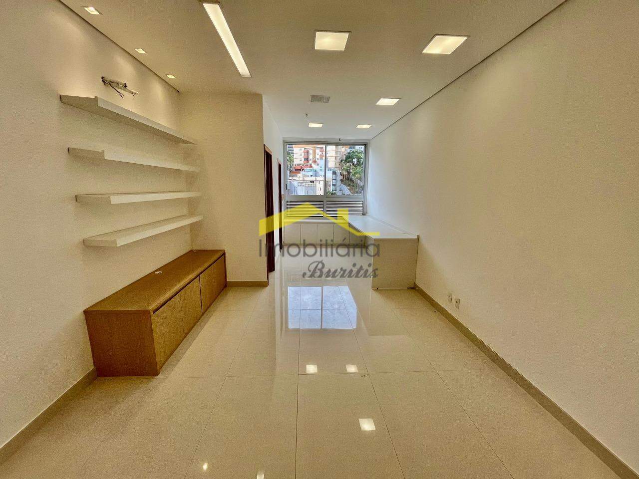 Sala para aluguel no Estoril: 