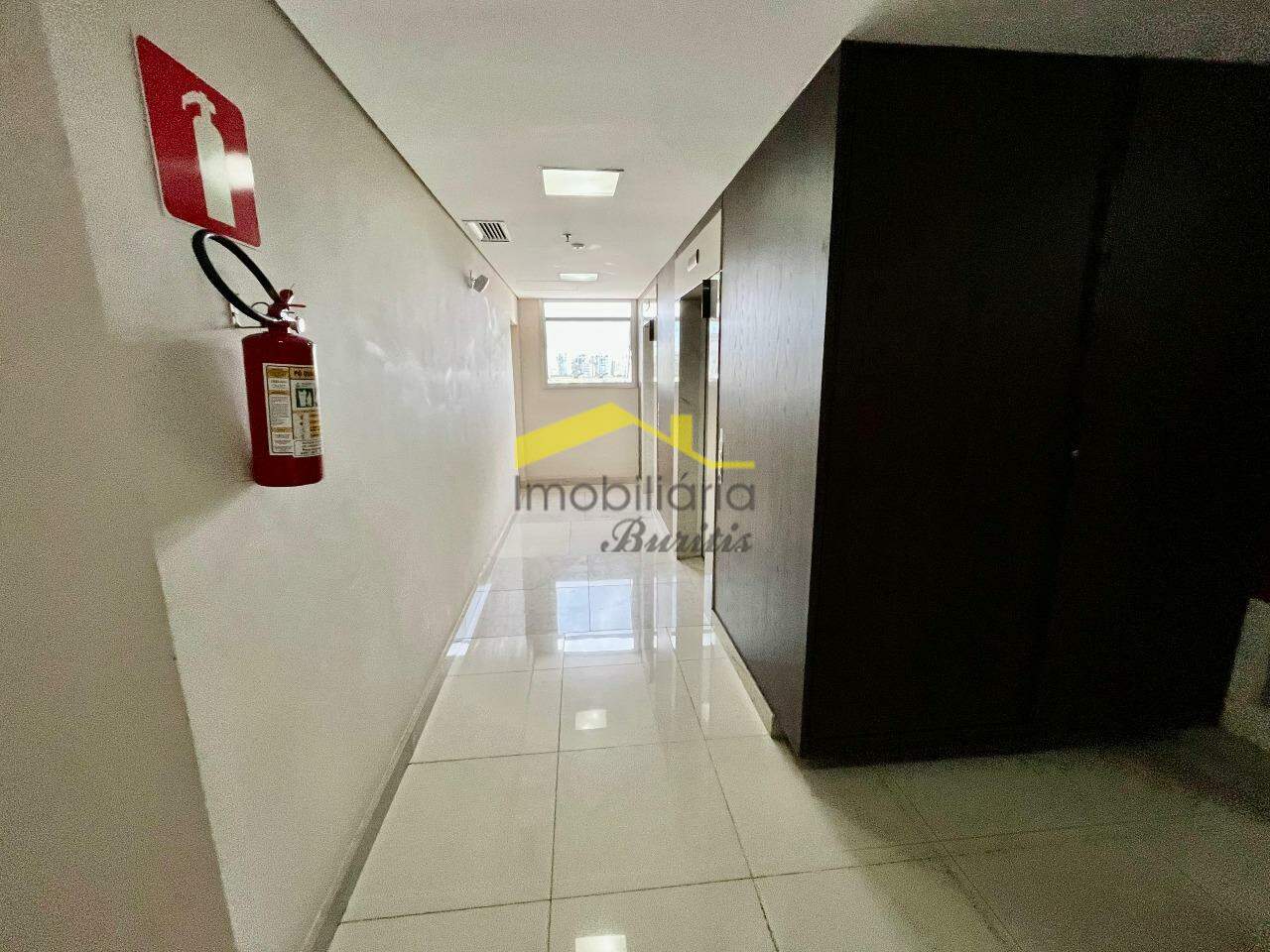 Sala para aluguel no Estoril: 