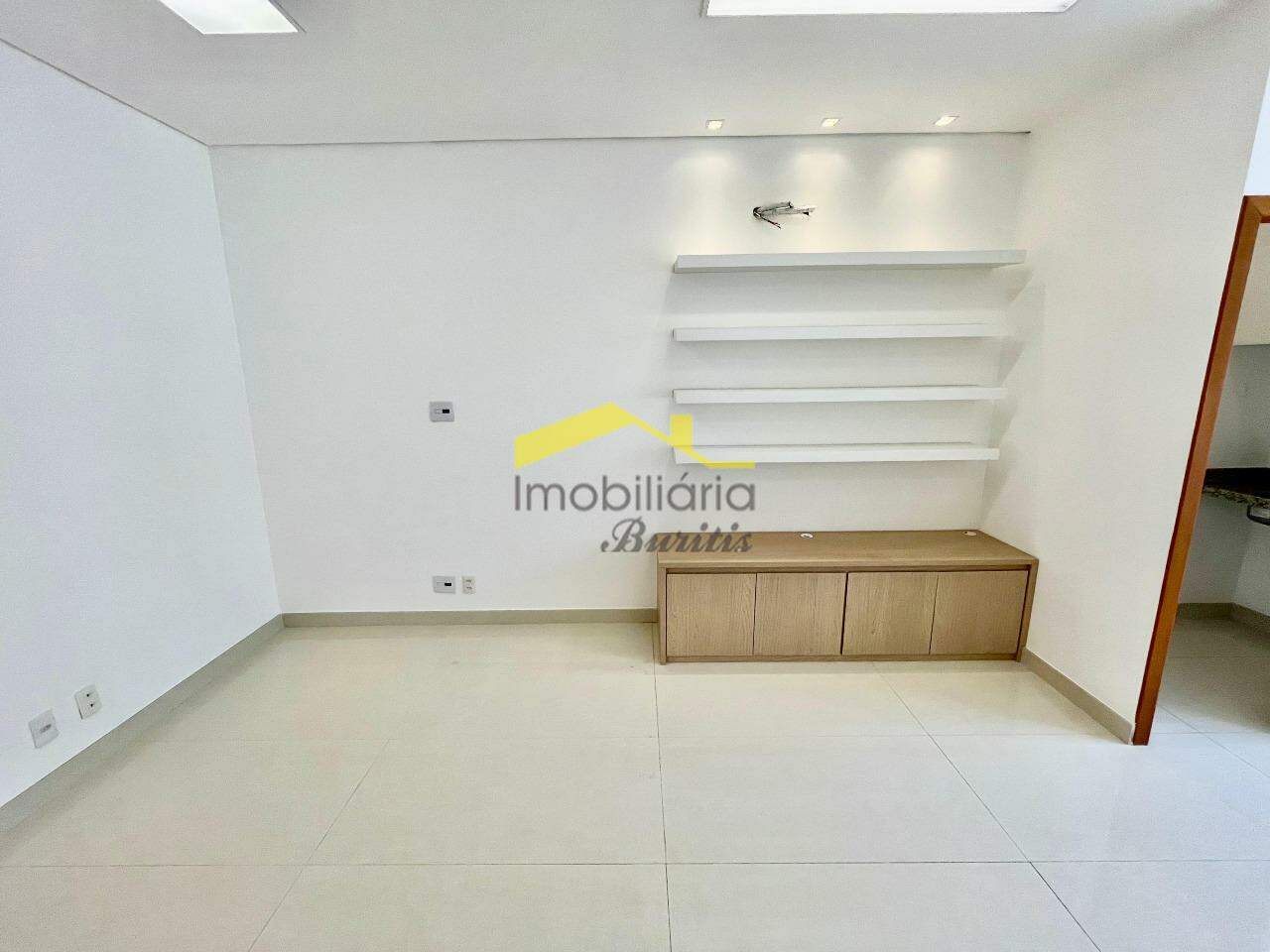 Sala para aluguel no Estoril: 